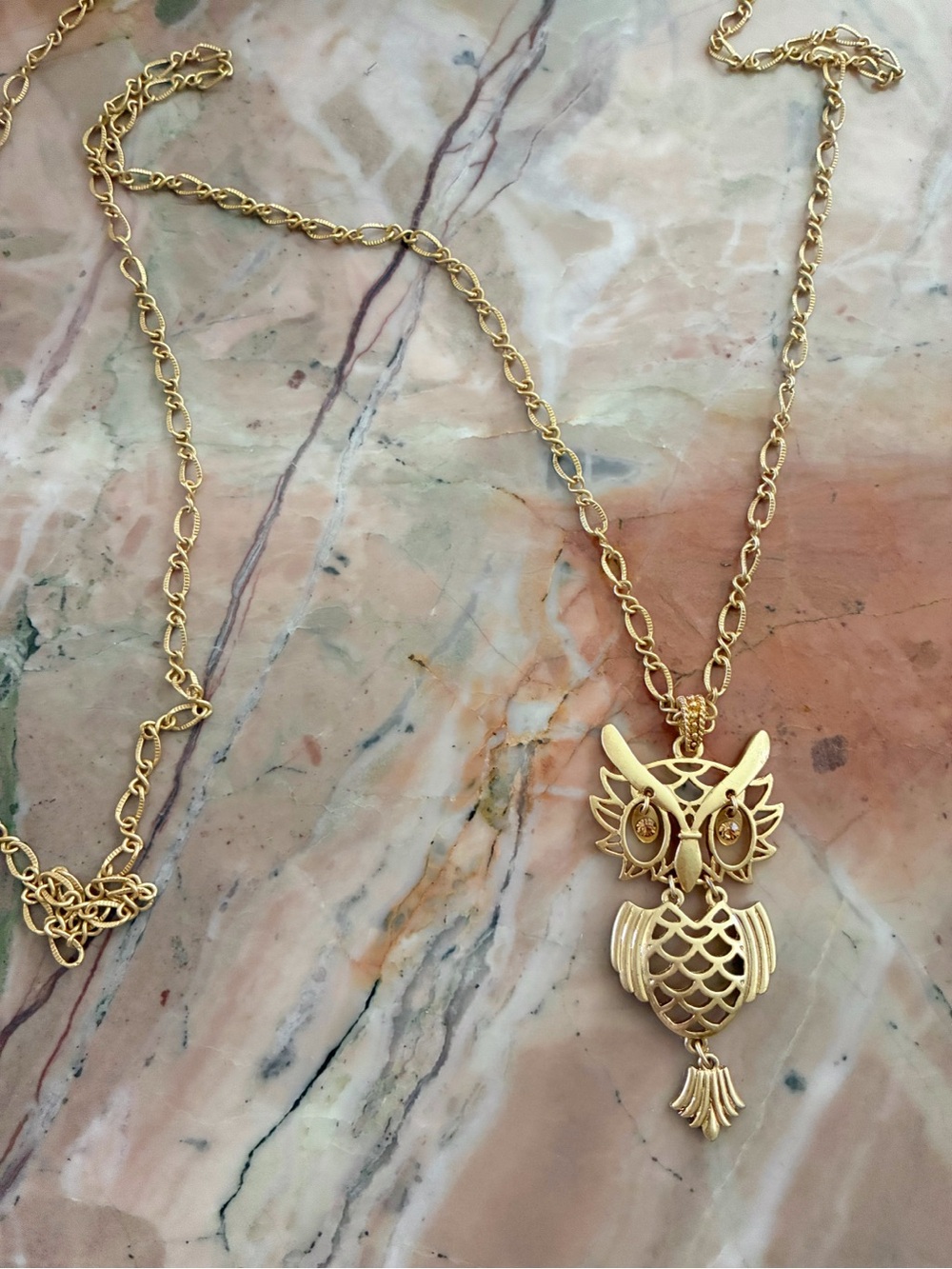 Vintage 2007 Avon Gold Owl Pendant Necklace